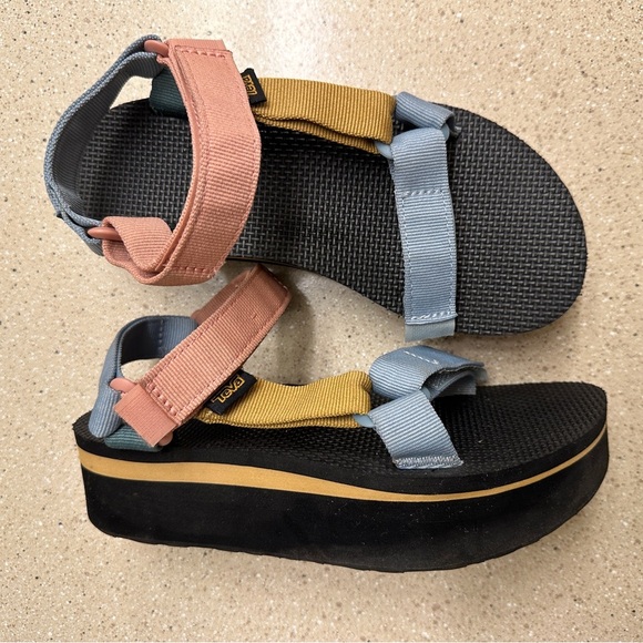 Teva Flatform Universal Chunky Sandals in Light Multi - Picture 5 of 11